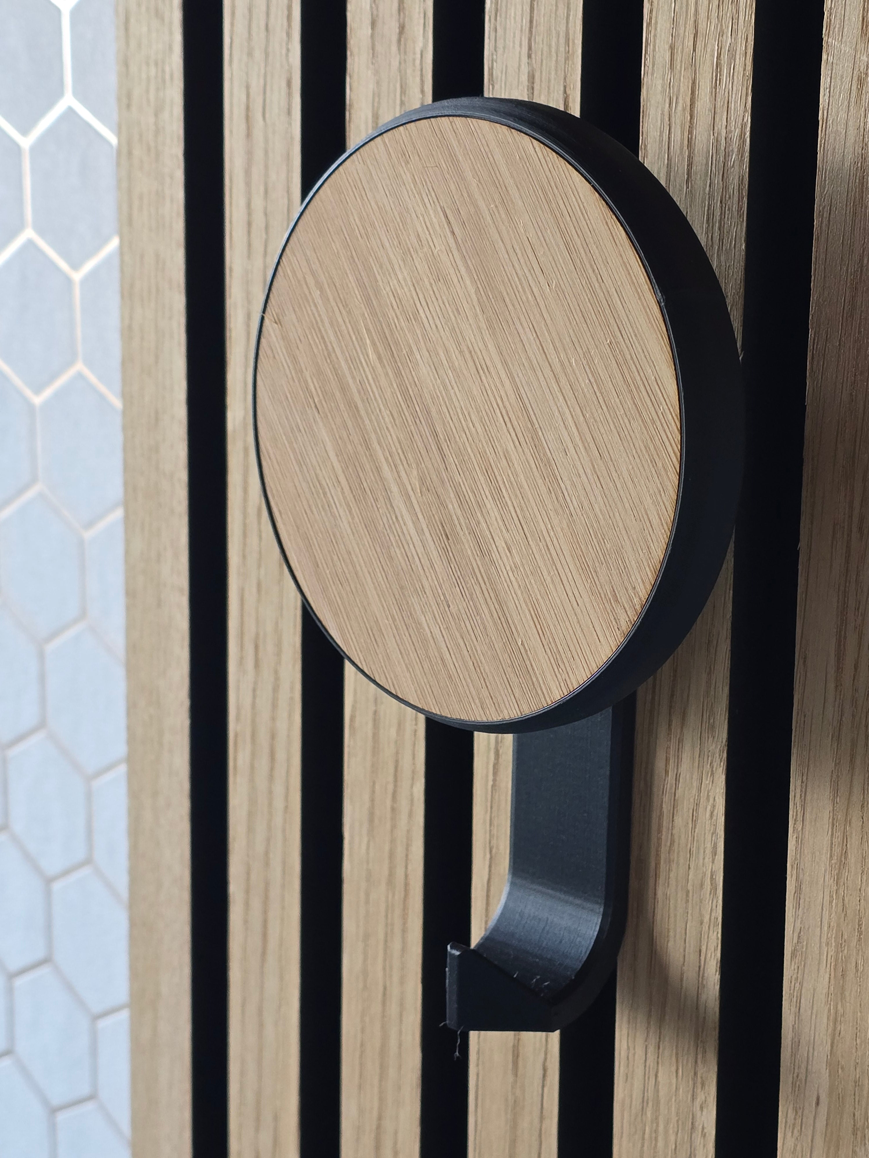 Ronde haak/hanger eiken fineer voor akoestische panelen - Installatietype: Muurclip